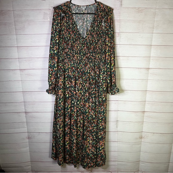 J. Crew Dresses & Skirts - J.Crew Green V-Neck Smocked Long Sleeve Floral Dress Size Large
